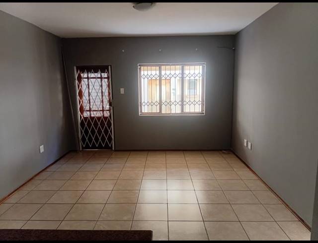 2 BEDROOM PROPERTY TO RENT IN HESTEAPARK